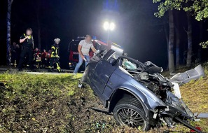 Kreisfeuerwehrverband Lüchow-Dannenberg e.V.: FW Lüchow-Dannenberg: Erneut schwerer Verkehrsunfall in Lüchow-Dannenberg +++ Zwei Fahrzeuge kollidieren auf der B71 frontal +++ Beide Fahrer versterben noch an der Unfallstelle