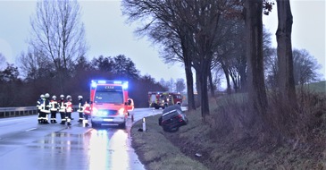 Kreispolizeibehörde Höxter: POL-HX: Auto gerät in Gegenverkehr