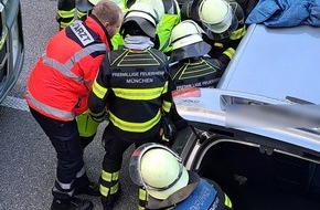 Feuerwehr München: FW-M: Pkw kurz nach Tunnel quergestellt (Allach)