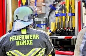 Freiwillige Feuerwehr Hünxe: FW Hünxe: Person in Baugrube gestürzt und eingeklemmt