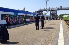 Bundespolizeiinspektion Flensburg: BPOL-FL: BRS- Qualmender Zug sorgt für Feuerwehreinsatz und Sperrung der Bahnstrecke