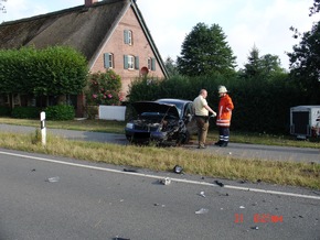 POL-WL: Zwei Pkw stießen frontal zusammen, 20-jährige lebensgefährlich verletzt