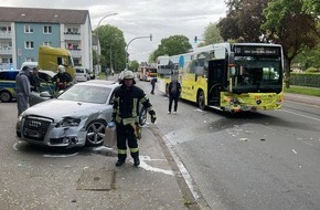 Feuerwehr Dortmund: FW-DO: Verkehrsunfall zwischen Pkw und Linienbus in Eving - eine verletzte Person