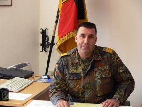 Deutsche Marine - Pressemeldung (Reportage): Mit einem blauen Herzen dabei - ein Hamburger und ein Sachse bei den Marineschutzkräften