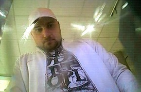Polizei Düsseldorf: POL-D: Manipulation am Geldautomaten - Wer kennt den Täter? - Foto hängt als Datei