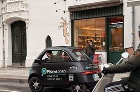 Planet2050: Berliner Unternehmer f&auml;hrt elektrisch: Planet2050 &uuml;bergibt Microlino f&uuml;r den urbanen Alltag