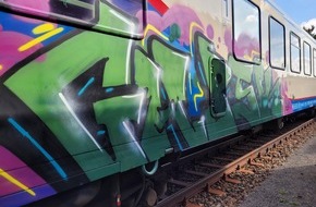 Polizeiinspektion Diepholz: POL-DH: --- Stuhr, Elektrofahrzeuge entwendet - Bruchh.-Vilsen, Graffiti an Zugwagen - Bassum, Zwei Pkw aufgebrochen ---