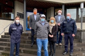 Polizeidirektion Wittlich: POL-PDWIL: Polizei Bitburg dankt zwei BürgerInnen für ihre Zivilcourage