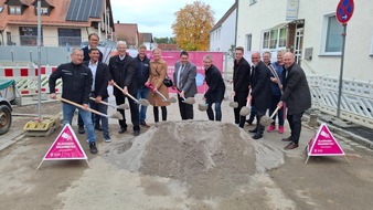 Deutsche Telekom AG: Telekom startet mit dem Spatenstich den Glasfaserausbau in Wackersdorf