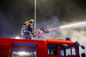 FW-RD: Ruhiger Jahreswechsel f&uuml;r die Feuerwehren im Kreis Rendsburg-Eckernf&ouml;rde - Zwei Gro&szlig;br&auml;nde in der Silvesternacht