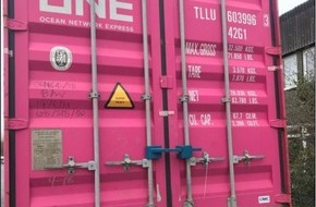 Polizei Duisburg: POL-DU: Neumühl: LKW-Anhänger gestohlen - Wer hat diesen pinken Container gesehen?