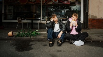 ZDF: "Teenstar Dilemma": ZDF zeigt Doku-Serie über die Lochmann-Zwillinge