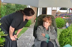 ZDF: "Frau Roggenschaubs Reise" / Culture-Clash-Komödie mit Hannelore Hoger (FOTO)