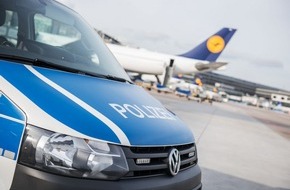 Bundespolizeidirektion München: Bundespolizeidirektion München: Vom Fernbus nach Deutschland in den Flieger nach Bulgarien/ Bundespolizei ertappt Syrer mit erschlichenen Visa