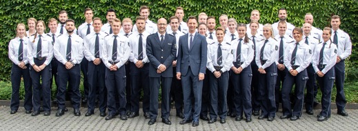 Kreispolizeibehörde Siegen-Wittgenstein: POL-SI: 33 neue Polizeibeamtinnen und Polizeibeamte im Kreis Siegen-Wittgenstein