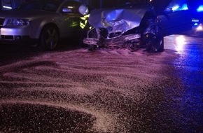 Feuerwehr Recklinghausen: FW-RE: Verkehrsunfall mit zwei verletzten Personen