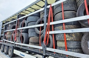 Polizeipräsidium Nordhessen - Kassel: POL-KS: Große Lkw-Kontrolle an Autobahn 7: Die Hälfte musste stehen bleiben; Transporter um 89% überladen