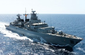 Presse- und Informationszentrum Marine: Fregatte "Bayern" wird Flaggschiff der Standing NATO Maritime Group 2 Flottillenadmiral Kähler übernimmt das Kommando (BILD)