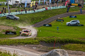 Rallye Finnland: Škoda Fahrer Oliver Solberg baut mit drittem Saisonsieg seine WRC2-Tabellenführung aus