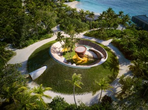 Welches Paradies ist schöner? Over-Water-Villa oder Beach-Villa im The Ritz-Carlton Maldives, Fari Islands