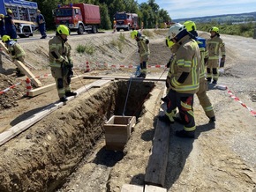 FW Konstanz: Gemeinsame Übung - Tiefbauunfall auf einer Baustelle