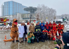 FW Bremerhaven: Nikolausaktion der Feuerwehr beim Klinikum Bremerhaven-Reinkenheide