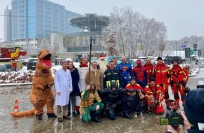 Feuerwehr Bremerhaven: FW Bremerhaven: Nikolausaktion der Feuerwehr beim Klinikum Bremerhaven-Reinkenheide