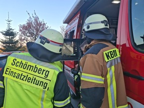 KFV-CW: Fassadenbrand an Schreinerei/Schnelles Eingreifen der Feuerwehr verhindert Gro&szlig;brand