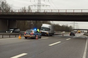 Polizeidirektion Landau: POL-PDLD: LKW beschädigt Leitplanke