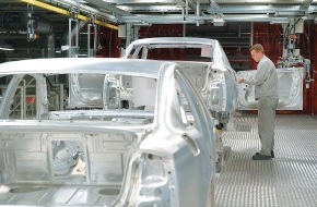 Audi AG: Pionierleistung in der Produktion: die Fertigung des neuen Audi A8