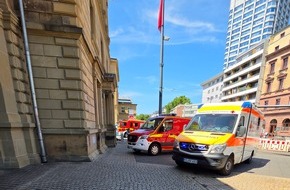 Bundespolizeiinspektion Kaiserslautern: BPOL-KL: R&auml;uberischer Diebstahl im Hbf Mainz - Pfefferspray eingesetzt