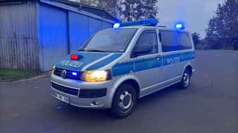 Polizeipräsidium Mittelhessen - Pressestelle Marburg-Biedenkopf: POL-MR: Jubiläums-Treffen von Polizei-Bullis im Polizeioldtimer Museum