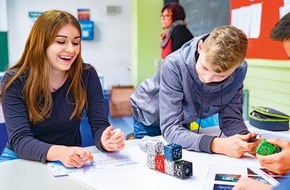 Programm COACHING4FUTURE der Baden-Württemberg Stiftung gGmbH: Roboter bauen am Gymnasium Rutesheim (20.02.): Coaches machen Lust auf Technikberufe