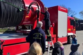 Freiwillige Feuerwehr Aurich: FW-AUR: Neugieriger Besuch bei der Feuerwehr