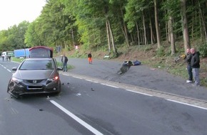 Polizeiinspektion Hameln-Pyrmont/Holzminden: POL-HOL: B 240 - Scharfoldendorf  Richtung Capellenhagen: 41jähriger Kradfahrer lebensgefährlich verletzt - Mit Gegenverkehr zusammengestoßen -