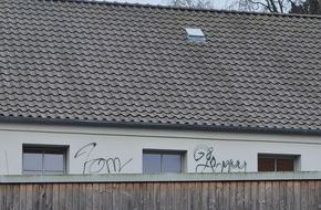 Polizeidirektion Lübeck: POL-HL: Lübeck - St. Gertrud / Schule mit Graffiti beschmiert - Zeugen gesucht