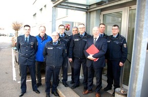 Polizeipräsidium Trier: POL-PPTR: Sechs Beamte feiern 40-jähriges Dienstjubiläum