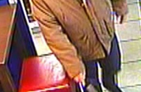 Polizeipräsidium Frankfurt am Main: POL-F: 131007 - 915 Nachtrag zur Meldung Nummer 131001 - 889  Frankfurt-Nordend: Raub in Tankstelle