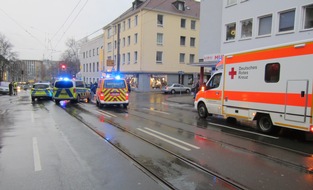 Feuerwehr Mülheim an der Ruhr: FW-MH: Massenkarambolage führt zu Verkehrschaos in der Mülheimer Innenstadt