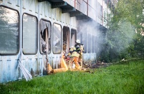 Kreisfeuerwehrverband Segeberg: FW-SE: Großfeuer in stillgelegter Lagerhalle