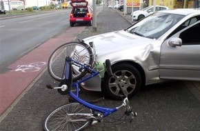 Polizei Paderborn: POL-PB: Verkehrsunfälle am Südring - Verletzte Radfahrerin unbekannt