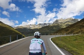 Andermatt Swiss Alps AG: Medienmitteilung - Frauenradsportlerinnen der Équipe Paule Ka trainieren in Andermatt