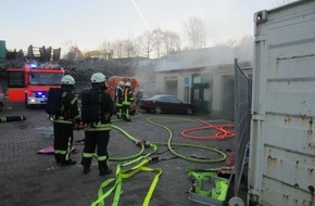 Feuerwehr Mülheim an der Ruhr: FW-MH: Gebäudebrand