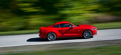 Ford-Werke GmbH: Starkes Design, moderne Technik, Top-Fahrleistungen: Deutsche Messepremiere für den Ford Mustang in Essen (FOTO)