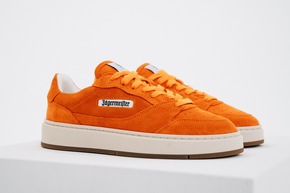 Jägermeister bringt eigenen Sneaker „The Curt“ auf den Markt