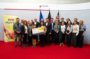 RPR1: RPR Hilft e.V. sammelt Spenden in H&ouml;he von 185.000 Euro  Unterst&uuml;tzung f&uuml;r Kinderherz-Zentren und Vereine in Rheinland-Pfalz  &Uuml;bergabe Spendenerl&ouml;s f&uuml;r herzkranke Kinder in Mainz