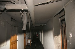 Feuerwehr Essen: FW-E: Kellerbrand im Hochhaus, Gebäude musste vollständig geräumt werden Foto verfügbar
