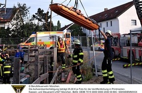 Feuerwehr München: FW-M: Bauarbeiter stürzt in Baugrube (Untermenzing)