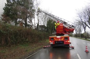 Feuerwehr Heiligenhaus: FW-Heiligenhaus: Viel Wind und Einsätze für die Feuerwehr