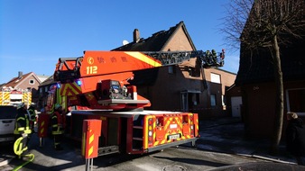 Freiwillige Feuerwehr Werne: FW-WRN: Abschlussmeldung: FEUER_3 - Dachstuhlbrand Brachtstraße in Werne Evenkamp